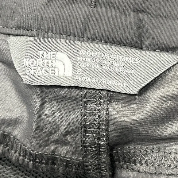 The North Face Paramount Convertible Pant with 7 Pockets in Granite Grey 6 - Picture 12 of 16